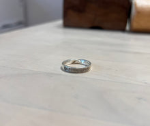 Load image into Gallery viewer, 3mm指紋印記訂製戒指(訂製非體驗課)
